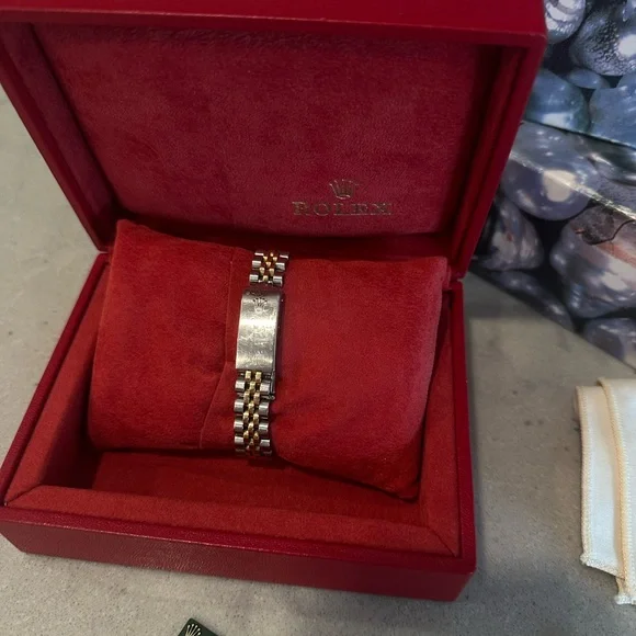 26mm Rolex Date-Just, Roman Dial, 2 tone Jubilee Bracelet - Picture 5 of 6